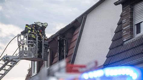 Brand In Gerlingen Verletzte Nach Feuer In Mehrfamilienhaus