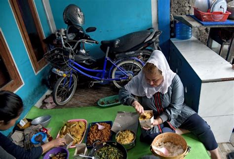 Lokasi Dapur Umum Bagi Korban Banjir Semarang Sediakan 4 00