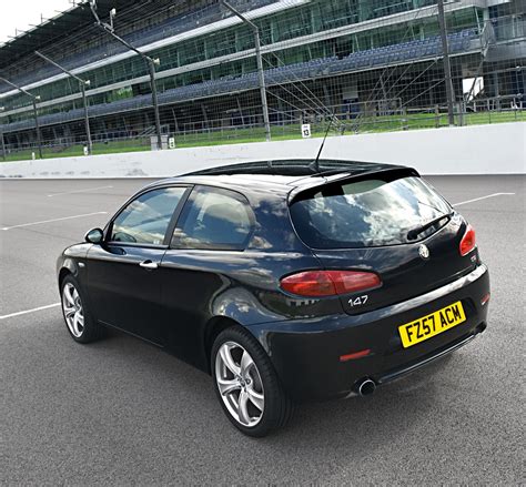 Alfa Romeo 147 Hatchback Review (2001 - 2009) | Parkers