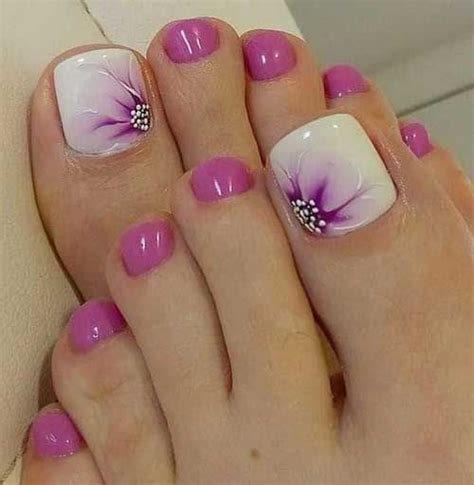 Cute Toenails Arts Mahandi Desgin