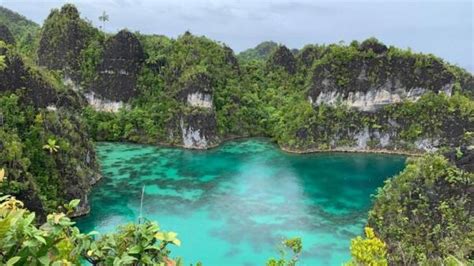 Star Lagoon Di Raja Ampat Papua Barat Destinasi Wisata Populer Wajib