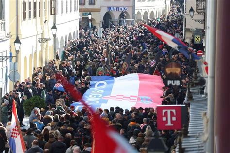 Oslobo Enje Prije Godine Pao Je Grad Heroj Jo Uvijek Se Traga Za