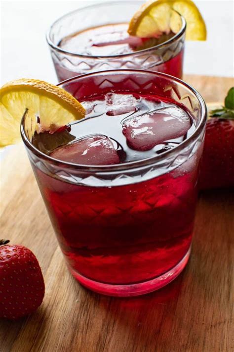 Red Wine Spritzer with Lemonade - Hint of Healthy