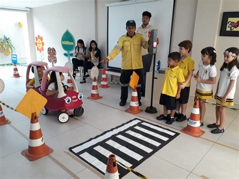 Crian As Aprendem Na Escola Sobre Leis De Tr Nsito Meionorte