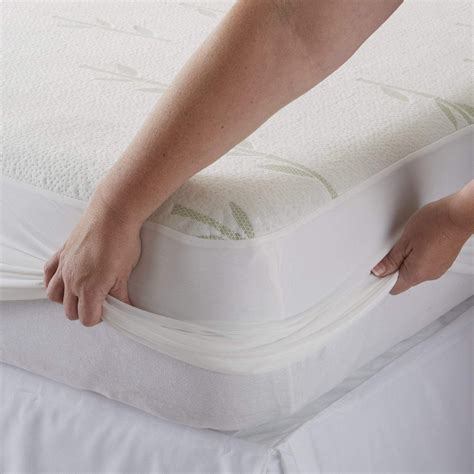 Bamboo Hypoallergenic Mattress Protector - Aleena Collection - King / Ivory