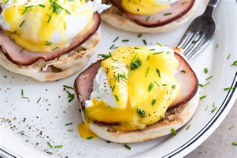 Eggs Benedict Recipe - Culinary Hill