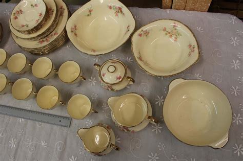 Alfred Meakin England China Set W18k Gold Border