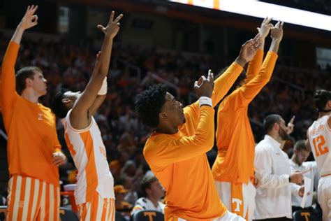 Tennessee basketball runs past Tennessee Tech in the opener, 80-42 ...