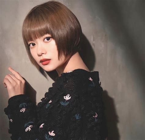 ボード「杉咲花」のピン ヘアスタイリング ハンサムショート ショートヘア スタイリング