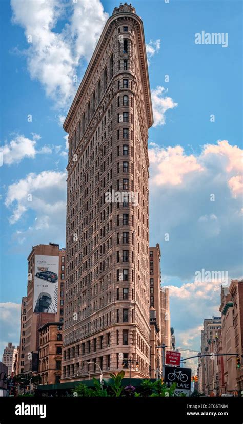 The Flatiron Building Completed In It Is One Of The First