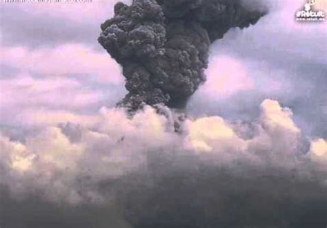 Colima Volcano Shoots Ash Almost 15 Miles High Video Dailymotion