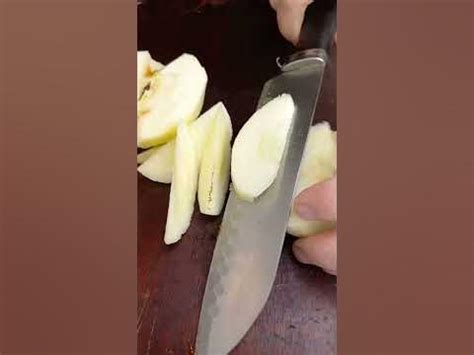 и на сковородке творожная запеканка с яблоками получается отличная ...