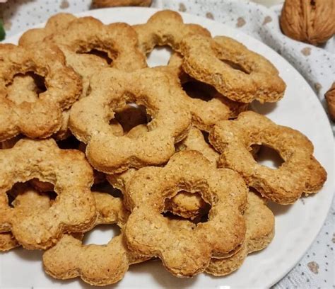 Biscotti Da Colazione Con Farina Integrale E Noci Dolce Ricetta Senza