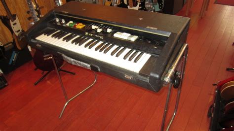 1971 Hammond X2 Single Manual Portable Organ 17050k Black Keyboards