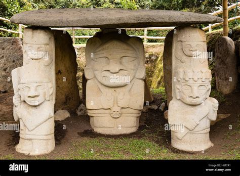 Funerarios Precolombinos Esculturas De San Agust N Los Megalitos El