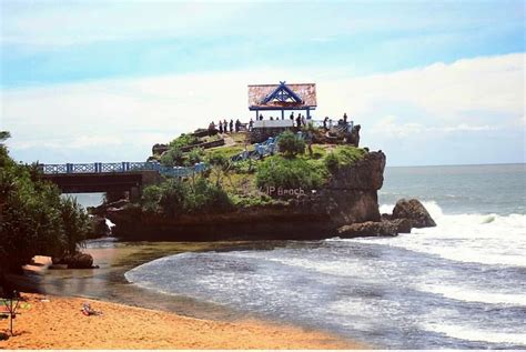 13 Spot Foto Pantai Kukup Jogja (HTM, Rute, Obyek Wisata)