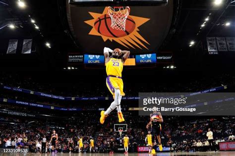 Lebron James Dunk Photos and Premium High Res Pictures - Getty Images