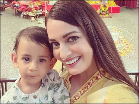 Bollywood Actress Dia Mirza Share A Latest Video Of Son First Steps Know About Full Details