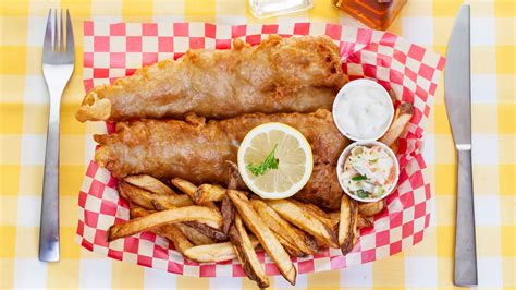 Which Type Of Vinegar Is Commonly Served With Fish And Chips