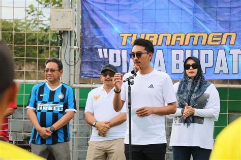 Pemkab Saidi Mansyur Buka Turnamen Mini Soccer Piala Bupati Banjar 2022