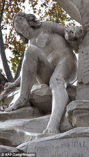 Man Hacks Breasts Off A Naked Female Statue In Algeria Daily Mail Online