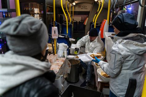 Wczoraj Na Rzeszowskim Rynku Odby A Si Miejska Wigilia By Koncert