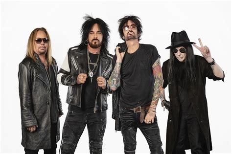 News: Mötley Crüe and Def Leppard announce ‘The World Tour’ – Backseat ...