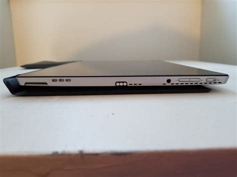 Lenovo Miix 520 Review: Less Money, More Problems