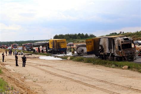 Bogus Awice Zderzenie Autokaru I Dw Ch Ci Ar Wek Rmf