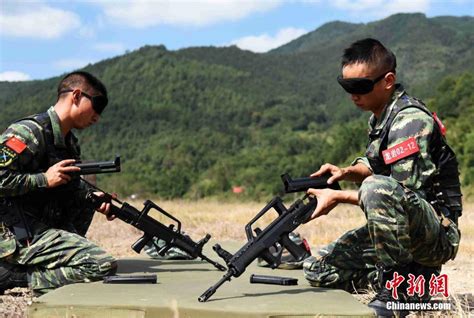 “魔鬼周”训练 武警特战队员挑战极限