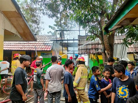 Empat Rungan SDN 2 Kemuning Terbakar Hangus 50 Persen Poros Kalimantan