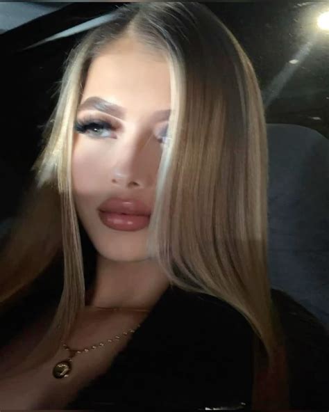 Pin de ‎ye em FEMALES em 2025 | Cores de cabelo loiro, Cabelo e