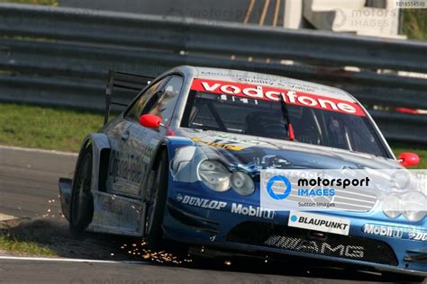 Markus Winkelhock Ger Original Teile Amg Mercedes Clk Dtm Jumping