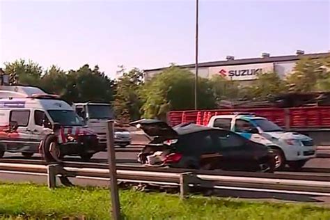 Cuatro Heridos Tras Choque Múltiple Y Vuelco En La Autopista