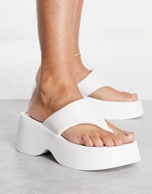 Public Desire Kaye Sandalen In Wollwei Mit Dicker Plateausohle Asos