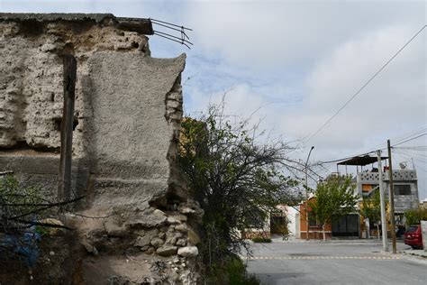 Humedad Causa Derrumbe De Vivienda Abandonada En Barrio El Baratillo