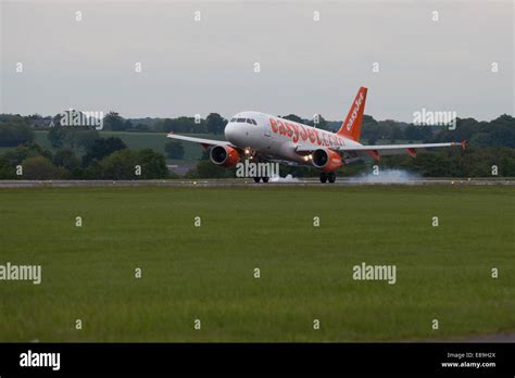 Airbus Landing Hi Res Stock Photography And Images Alamy