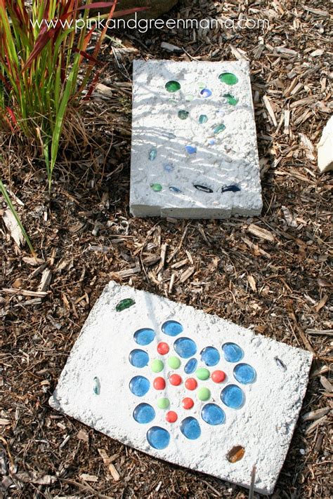 How To Make Garden Stepping Stones With Unique And Quirky Designs