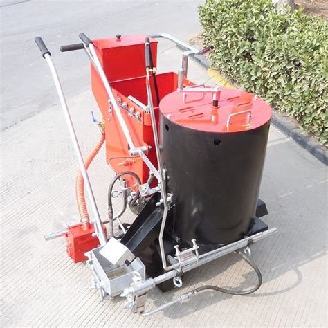 Hand Push Hot Applied Paint Applicator In Light Weight Road Machine