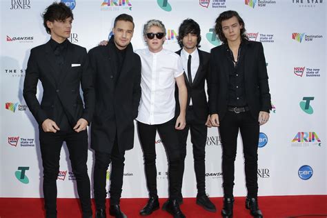 One Direction spark reunion rumours with social media activity | The ...