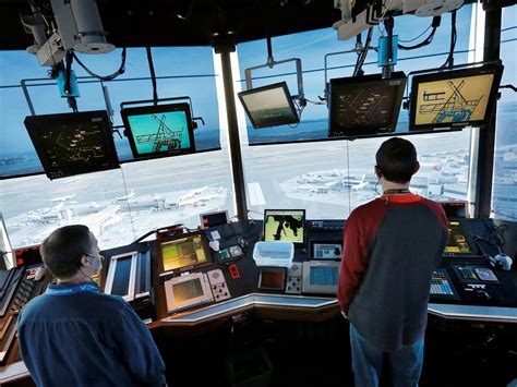 Public debate over how much do air traffic controllers make a year 2