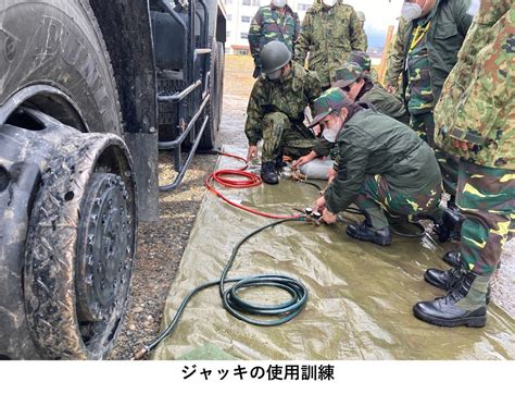 12月12日～16日、 防衛省・自衛隊 は、ラオス人民軍を新発田駐屯地に招き、人道支援・災害救援分野における能力構築支援を行いました。 特に、台風や大雨による風水害対応に必要な捜索救助・衛生に