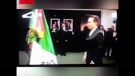 Soldado Le Arrebata La Bandera Mexicana A Manuel Velasco YouTube