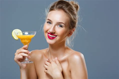 Free Photo Beautiful Blonde Woman Smiling Holding Cocktail