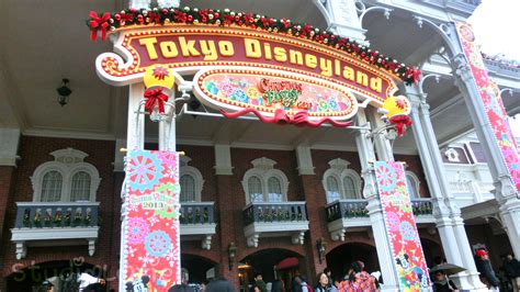 Christmas at Tokyo Disney Resort – Studio Lorien's Tokyo Disney Life