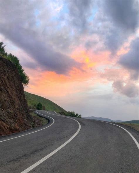 Pin By Francisco Mesquita On Blowin In The Wind Beautiful Roads