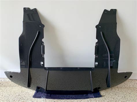 OEM Carbon rear diffuser | McLaren Life