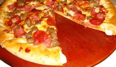 Pizza Hut Stuffed Crust Meat Lovers My Favorite Comfort Food Food