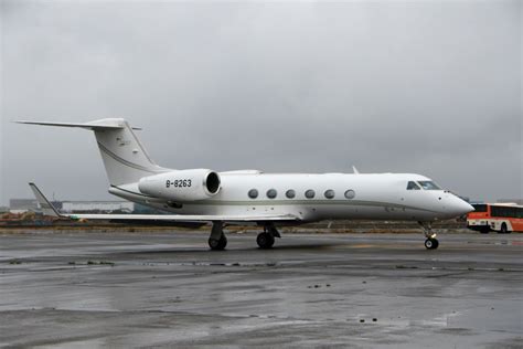 プライベートエア Gulfstream G350 G450 G IV B 8263 羽田空港 航空フォト by ｽﾎﾟｯﾄ110さん