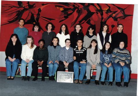 Photo de classe 2ème Année BEP CAS de 1995 Lycée Professionnel Delphine Gay Copains d avant